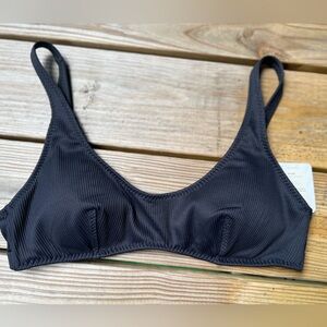 Fabletics black large low scoop swim bikini top